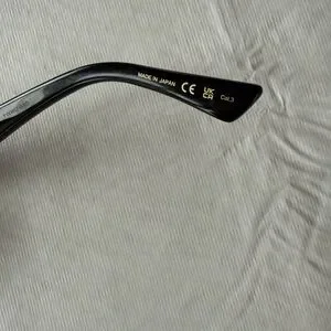 Gucci | Accessories | Gucci Black Aviator Unisex Sunglasses  display picture 3